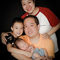 满月啦🥰 27天称重9斤半，58cm啦 今年的七夕，两个小情人陪着我😜好幸福！也感谢老公送的礼物🎁