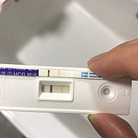 请教有经验的宝妈孕妈们，上面是8月8号下午测的，下面是8月9号早上6点测的，晚上失眠只睡了三个多小时，...