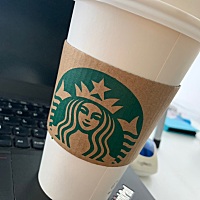 低因拿铁咖啡☕️……现在哺乳期，喝前挤了奶，现在喝了四点多再挤奶，挤出的奶不要了，然后晚上回家再...
