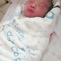 刚好40周  8号晚上十一点多羊水破，十二点到医院，凌晨两点45分进产房，4点顺产卸货一枚小公举～～