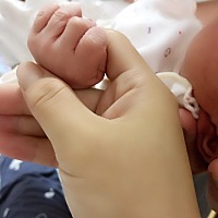 剖腹产二胎小乔治，儿女双全啦！附症状 7月22日剖腹产下小情人一枚，孕期不知道怀的男孩女孩，到生...