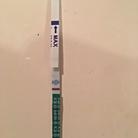 麻烦大家帮我看下，今天早上用晨尿验的大卫试纸，但是我是晚上十点钟拿来看是这个样子的，是我用意念看...