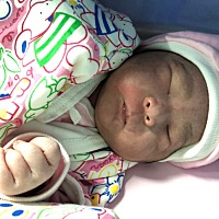 8月8日临晨四点 小帅哥降生 7斤8两 顺产无侧切 现在开始每天哄孩子换尿布的生活