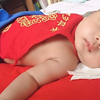 今天就出月子啦，宝宝月子期间胖了整整2斤，自己从生到坐完月子瘦了23斤多点，怎么吃都胖不起来，一...