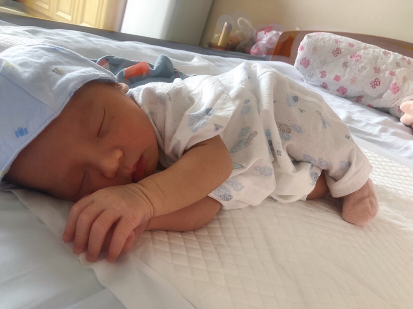 今天就出院啦！今后这个APP将用来记录宝宝的一切成长历程！愿你平安健康快乐！