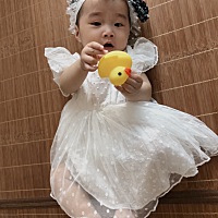 六个月啦 我们比别人长得慢了些。不过还算乖巧。也是个健康可爱的小公主🤨