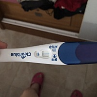 排卵的第十天，感觉有点浅浅的，但好像是白板，这几天肚子有点刺痛，15号来大姨妈