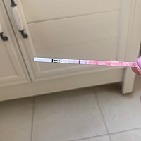 我真的怀孕了吗？这是第4次自己检测了，我看到后拉屎都不敢用力了……姐妹们告诉我这是真的吗？我太...