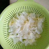 🔥🔥早安 周末在家，不妨给全家煲一碗银耳羹，多喝多漂亮，20分钟轻松搞定[胜利][胜利]