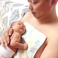 这是我30年来第一次离开爸妈最长的日子，在公公婆婆家坐月子，一切都很好！月嫂的专业，分担了照顾...