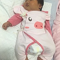 大家好，我小名叫糖豆，女宝宝，我今天出生第五了，出生时我有刚刚好十斤现在应该有十斤多一点，我...