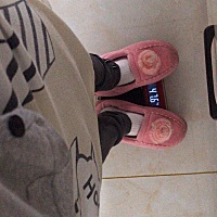 没怀孕的时候80斤，37周的时候涨了到了111.7斤，最后一个月肚皮涨了一点妊辰纹，肚皮下面两个腿长的妊辰...