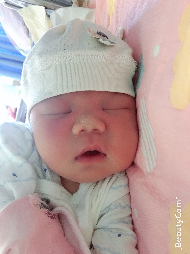 8.9号，11:33顺产 侧切缝8针 儿子 儿女双全 7.1斤 孕前100斤整 生产当天113斤 目前97斤 怀个娃生完过后瘦了3斤，就当减肥了，祝各位孕妈们好运！