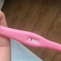 刚刚备孕一个月，5号排卵，这是有杠没杠啊？一次就中了？会不会是晕染的啊？