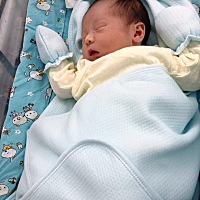 今天是我做月子第四天了，还在医院，我亲妈在我生孩子的时候过来的，在这陪我几天，今天走了，她在...