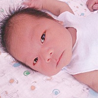 儿子二个多月了。一天比一天大，爱他。