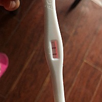 请问这是有了吗？ 月经推迟一个星期今天早上测的