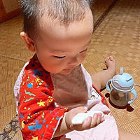 带玉米体验了一下温泉♨️，也有泳池，里面的小孩衣服太大了，玉米穿出了露肩衫的效果😂带娃好去处 逛...