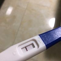 问了下客服说这是没有怀孕？唉？一下子心情跌落到谷底，大家看看这是没怀么？