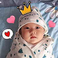 我的宝贝越来越可爱啦，总是回想起你在肚子里和你刚刚出生的时候，时间真的好快，妈妈好爱你😘