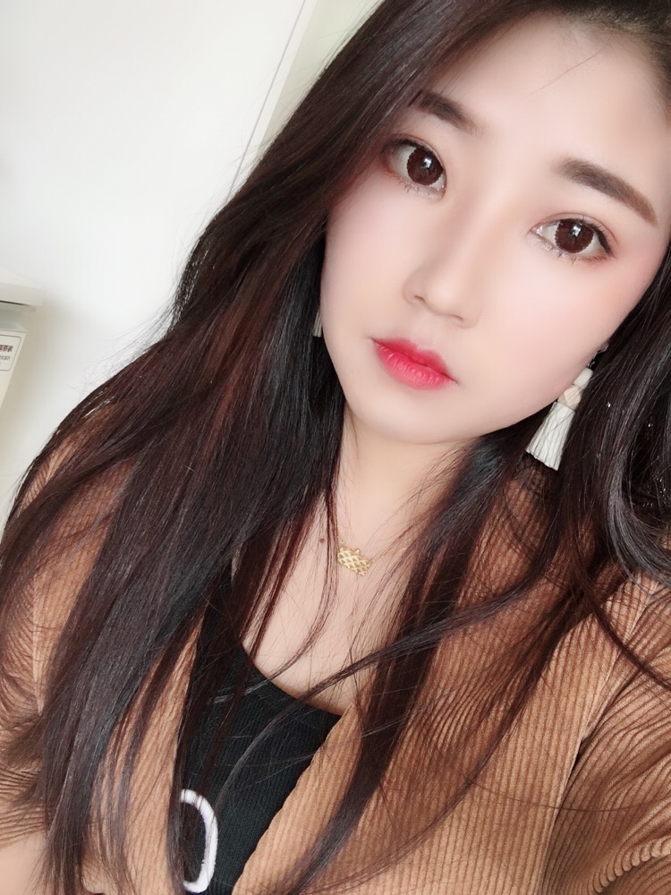 可现在的我满满的负能量 原来那个爱笑的我呢……