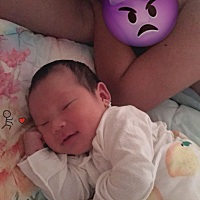 🐷豆豆12天了 纪念一下跟爸爸的睡姿