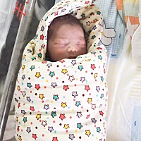 8月11日卸货男宝一枚，分享一下我的怀孕反应。 上身早，大姨妈迟到三天就用试纸测出来了。 孕12周开...