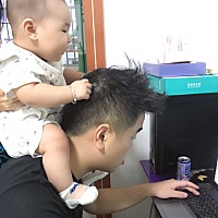 爸爸回来了，可劲儿造你爸爸，妈妈出去跟干妈姨姨们出去烧烤！