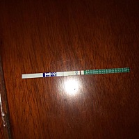 前几天还是大白板 今天隐隐有条红线 这是有了吗