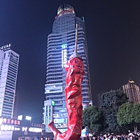 你们老公一个月给你们多少钱，我老公挣钱不多，一个月才4000+，每个月才给我跟孩子1500，虽然我很俭...