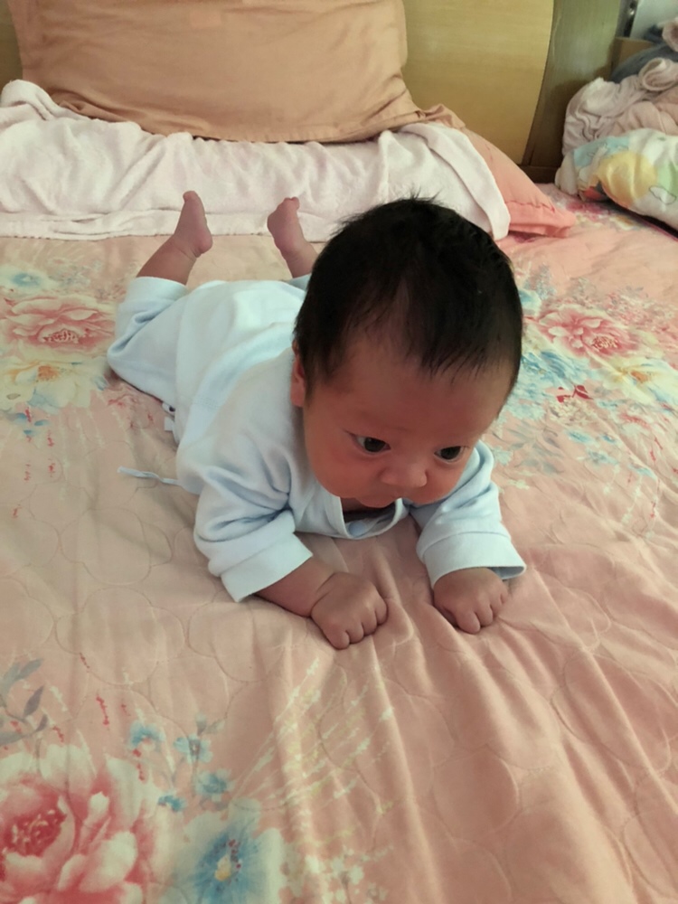 大眼睛萌娃。爱你，我的小情人。❤️