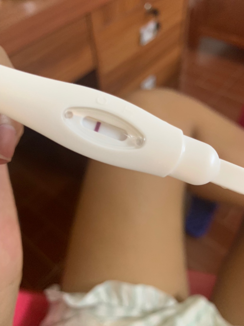 上个月18号来姨妈 23号完、今天测试还是白板、大姨妈还没来 内裤上有棕色分泌物、只能等………有没有各位宝妈跟我一样的？