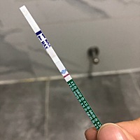 没怀上也不来姨妈……到底想怎样，胸刺痛了10天了，肚子也坠痛……就是不来～