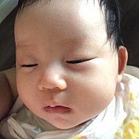 宝宝两个月啦，母乳喂养果然瘦身啊，每天都吃的很多，不让还能瘦点，现在100斤，争取宝宝百天的时候恢复...