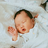 女宝，顺产7.2斤，孕期增重19斤，产后6天恢复孕前体重