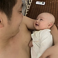 哄睡越来越困难怎么办？难道就这样不管吗？我娃太厉害了，睡觉比大人还少。早晨四五点就不想睡了，白天...