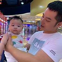 这个男人说： 跟我认识十年了，还抵不过他跟他崽在一起的150天！ ？？？[悠闲]失恋了……