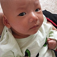 宝宝为什么不肯睡觉呢！一放下就醒；听到一点点声音都会惊醒，怎么如此敏感的呢