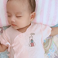 我的小仙女今天52天啦～ 妈妈爱你呦，么么哒😘