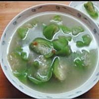 夏季上火长痘严重，煮3款美容养颜汤喝，痘痘没了! 自己是属于那种上火体质，夏天到了，最怕的事情就是长...