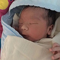 剖腹产今天出院了，但是宝宝因为黄疸严重照蓝光还在医院，胆红素300多，两天没见到他心里难受的不行，带...