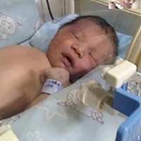 40+3双肾盂分离19号7.5斤小乔治一枚，感谢怀孕管家的陪伴！