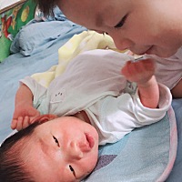 我想说真的好累 自己还在坐月子 大宝二宝 每天都是跟着我 老公下班了就是打游戏 使唤一下就发脾气 ...