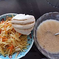 婆婆给做的月子餐我们家是农村的所以我感觉吃这样一件很好了，刚生产完我很伤心，因为二胎又是一个...