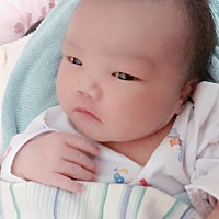 已经10天了，看上去还是单眼皮，这是为什么呢？我和我老公都是双眼皮啊。着急