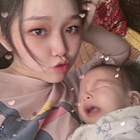 请问宝妈们 两个月的宝宝2小时喝一次奶还是3小时喝一次奶？