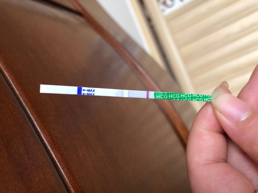 月经都推迟五天了，要闹哪样，身体感觉那么像怀孕腰都酸十天了，你好歹给个意念灰啊