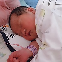 妈妈的小佩奇，说下生产经过，38 4羊水少然后被扣留住院，内检宫颈很长宫颈没有软化。打了一天的软...
