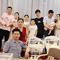 全家福😄 ㊗️爸妈身体健康 ㊗️姐妹工作顺利 ㊗️宝贝们健康快乐成长 爱你们❤️🌹