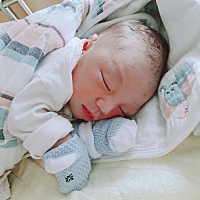 2019.8.22早上5.17分，乔治一枚，预产期当天，20号早上见红，晚上10.30开始宫缩，21号凌晨4点到院，...
